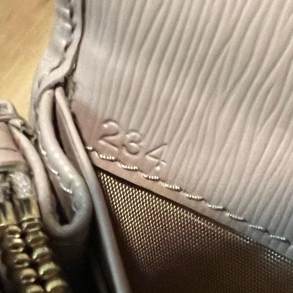 LIKE NEW Authentic Prada powder pink long wallet - Picture 7 of 8